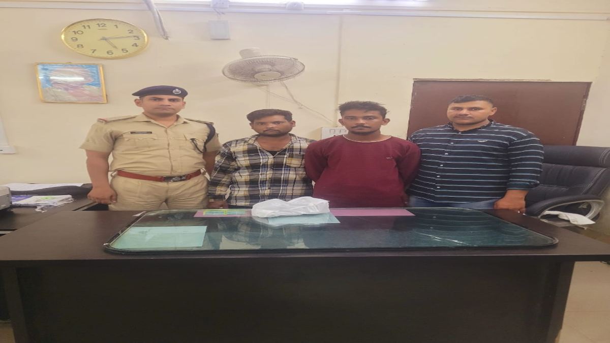 ट्रेन के बाथरूम से टोटी चुरा रहा था शातिर, तभी आ धमकी RPF, चोरी के माल के साथ कबाड़ी भी गिरफ्तार