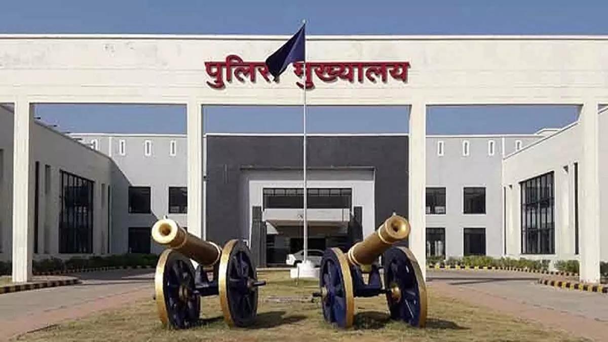 भारत-पाक जंग के बीच छत्तीसगढ़ में हाई अलर्ट : DGP ने पुलिसकर्मियों की छुटि्टयों पर लगाई रोक, जानिए प्रदेश में क्यों है खतरा, क्या है सिमी का कनेक्शन?