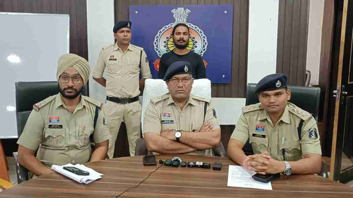CG CRIME : गोवा ट्रिप का झांसा देकर 70 लाख की ठगी,  ससुराल से एक आरोपी गिरफ्तार