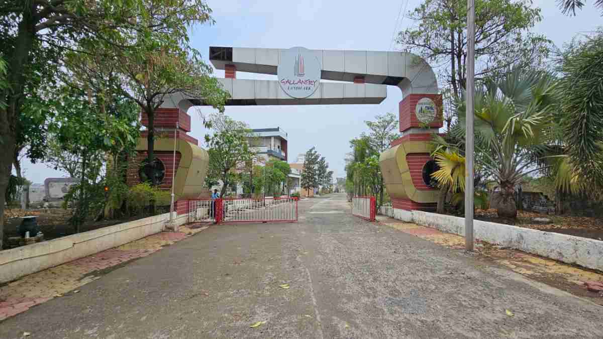 देश के जवानों के साथ दोहरा धोखा! इंदौर की गैलेड्री लैंडमार्क कॉलोनी में कॉलोनाइजर ने प्रशासन को भी लगाया चूना, फर्जी तरीके से छुड़ाए बंधक प्लॉट