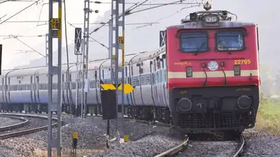 Bihar Samar Special Train :  रेलवे ने यात्रियों को दी बड़ी खु​शखबरी, 16 समर स्पेशल ट्रेन में मिलेगा कंफर्म टिकट!