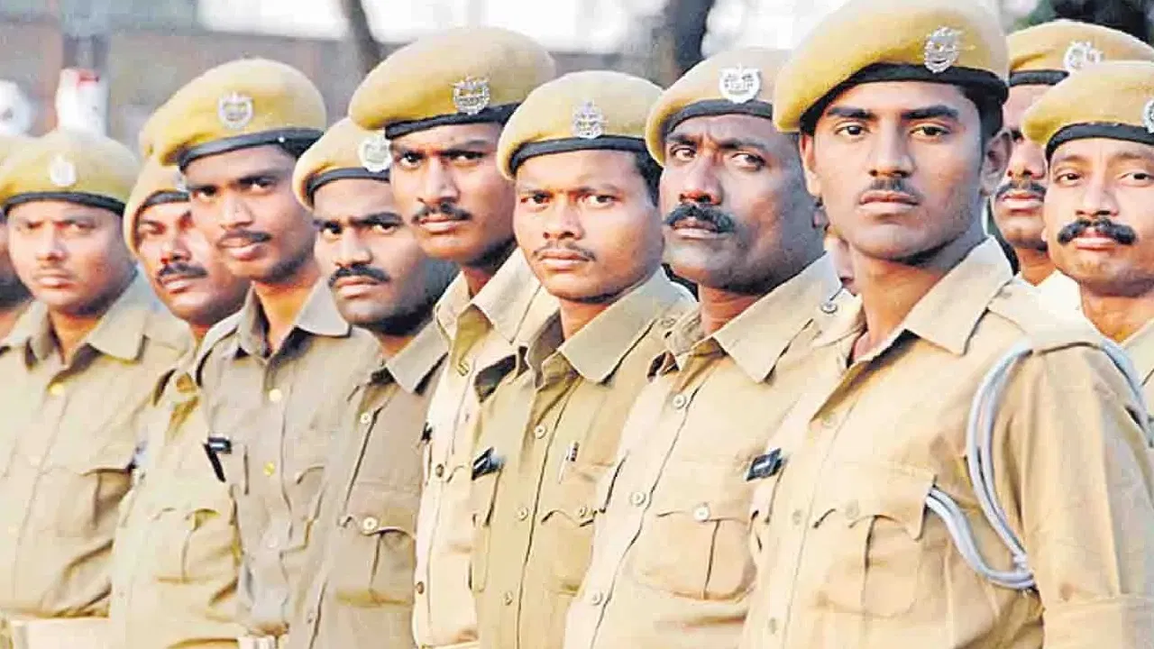 Bihar News: होमगार्ड जवान बहाली में फर्जीवाड़ा, दूसरे के बदले परीक्षा देने वाला अभ्यर्थी पकड़ाया