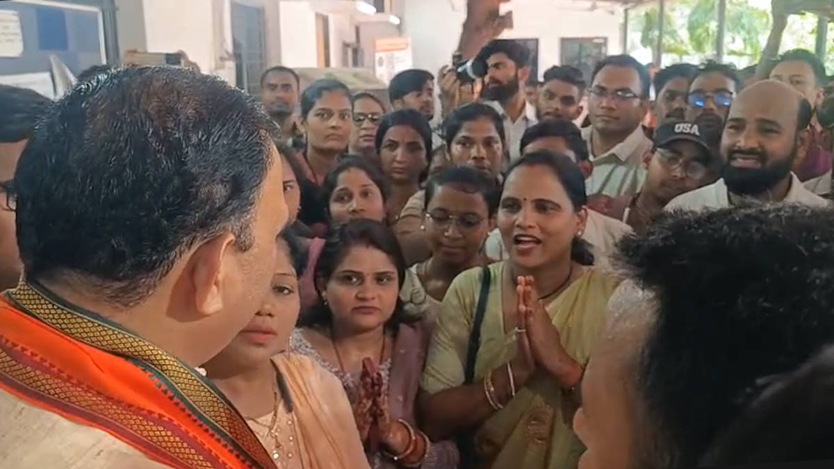 खतरे में ‘स्वास्थ्य मितान’ की नौकरी, स्वास्थ्य मंत्री जायसवाल ने दिया आश्वासन, कहा- अनुभव के आधार पर दी जाएगी प्राथमिकता