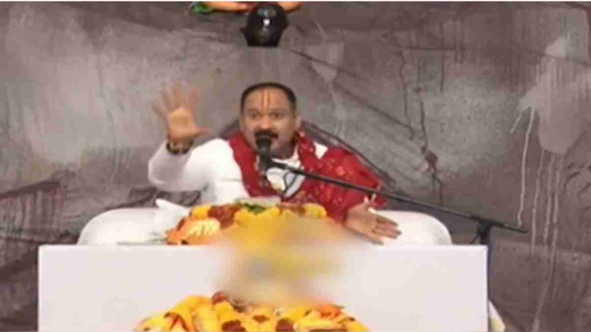 ’10 रुपए की चाउमीन खिलाकर मोटरसाइकिल सुधारने वाले तुम्हें फंसाएंगे’, पंडित प्रदीप मिश्रा ने लव जिहाद के खतरे से हिंदू बेटियों को किया आगाह, कहा- अपनी बॉडी दिखाकर…, देखें Video