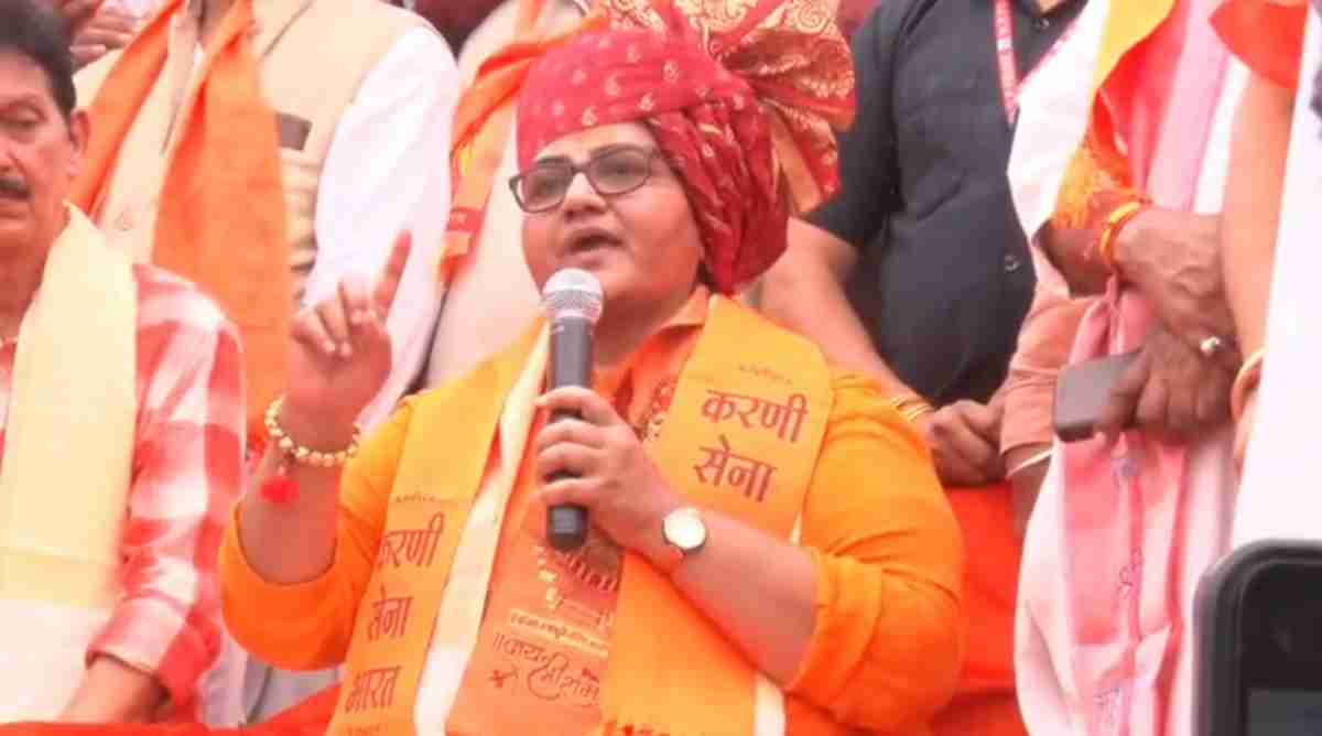 साध्वी प्रज्ञा ठाकुर ने हिंदुओं को दी जनसंख्या बढ़ाने की नसीहत, कहा- एक रोटी कम खाना लेकिन…, लव जिहाद से लेकर हिंदू राष्ट्र पर दिया बड़ा बयान