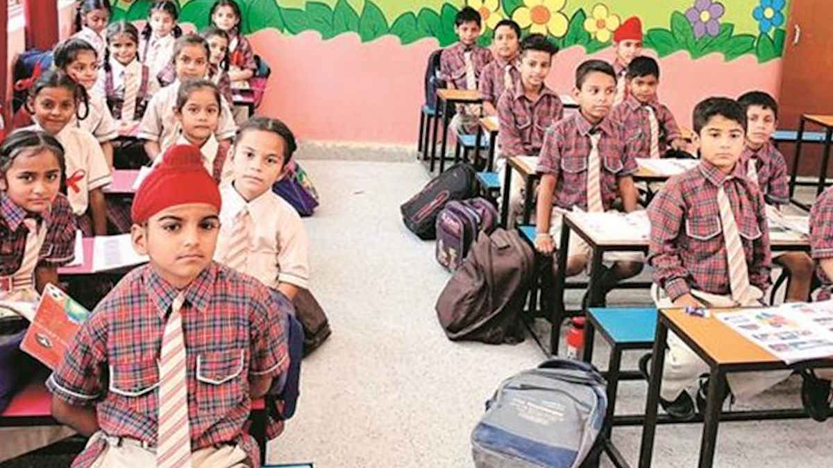 भारत-पाक सीजफायर के बाद आज से फिर खुले स्कूल-कॉलेज, सीमावर्ती इलाकों में अब भी पाबंदी…