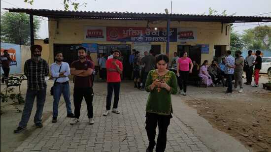 गुरुग्राम से कटरा जा रही बस में बम की सूचना, यात्रियों में हड़कंप