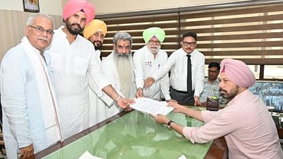 लुधियाना पश्चिमी उपचुनाव : कांग्रेस प्रत्याशी भारत भूषण आशू ने भरा नामांकन, तैयारियां जोरों पर