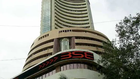 गिरावट की चपेट में पूरा बाजार: सेंसेक्स के 30 में से 21 स्टॉक गिरे, ग्लोबल मार्केट भी कराहे, आखिर क्यों डगमगाया बाजार?
