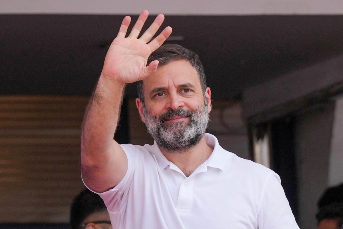 राहुल गांधी ने पुंछ में किया पाकिस्तान की गोलाबारी से प्रभावित इलाकों का ​दौरा, बच्चों से कहा – ‘चिंता न करें, सब सामान्य हो जाएगा..’