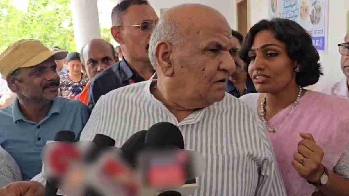 मंत्री जी को नहीं 11 करोड़ के ‘सांप घोटाले’ की खबर: कलेक्टर को देनी पड़ी जानकारी, पेंडिंग केस पर अफसरों से बोले- नौकरी लायक नहीं छोडूंगा