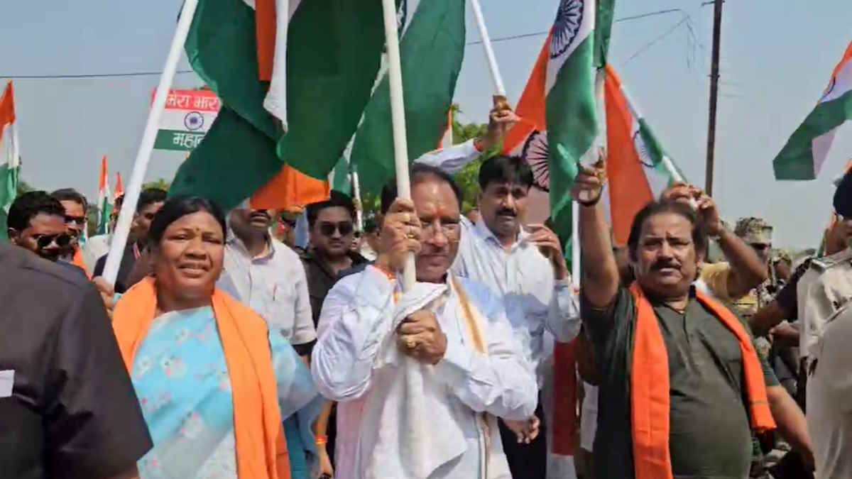 तिरंगा यात्रा में शामिल हुए मुख्यमंत्री साय, कहा- पीएम मोदी और देश के सैनिकों को बहादुरी और अदम्य साहस के लिए करते हैं सलाम…