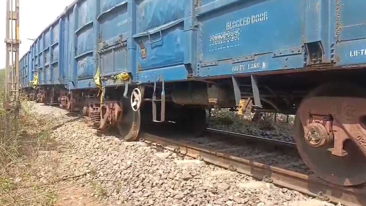 BREAKING : एक जगह पटरी पर आई, तो दूसरे जगह बेपटरी हुई मालगाड़ी, 24 घंटे में तीसरी घटना…