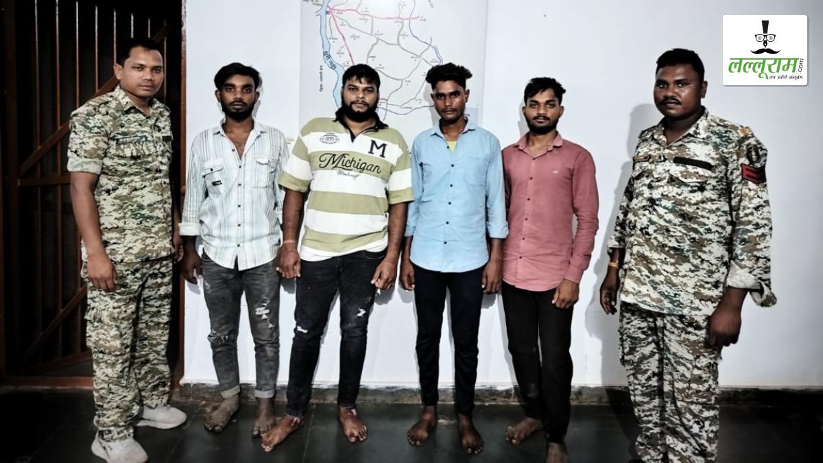 CG BREAKING: अवैध खनन की कवरेज करने पहुंचे पत्रकारों पर हमला करने वालों के खिलाफ बड़ा एक्शन, पुलिस ने 4 आरोपियों को किया गिरफ्तार, खनन से जुड़े वाहनों को जिला प्रशासन ने किया जब्त