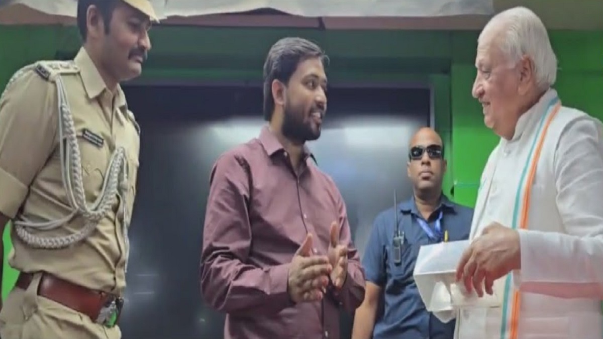 अचानक खान सर के कोचिंग पहुंचे राज्यपाल, बकरीद की दी मुबारकबाद, जाते-जाते खान सर की तारीफ में कह दी ये बड़ी बात