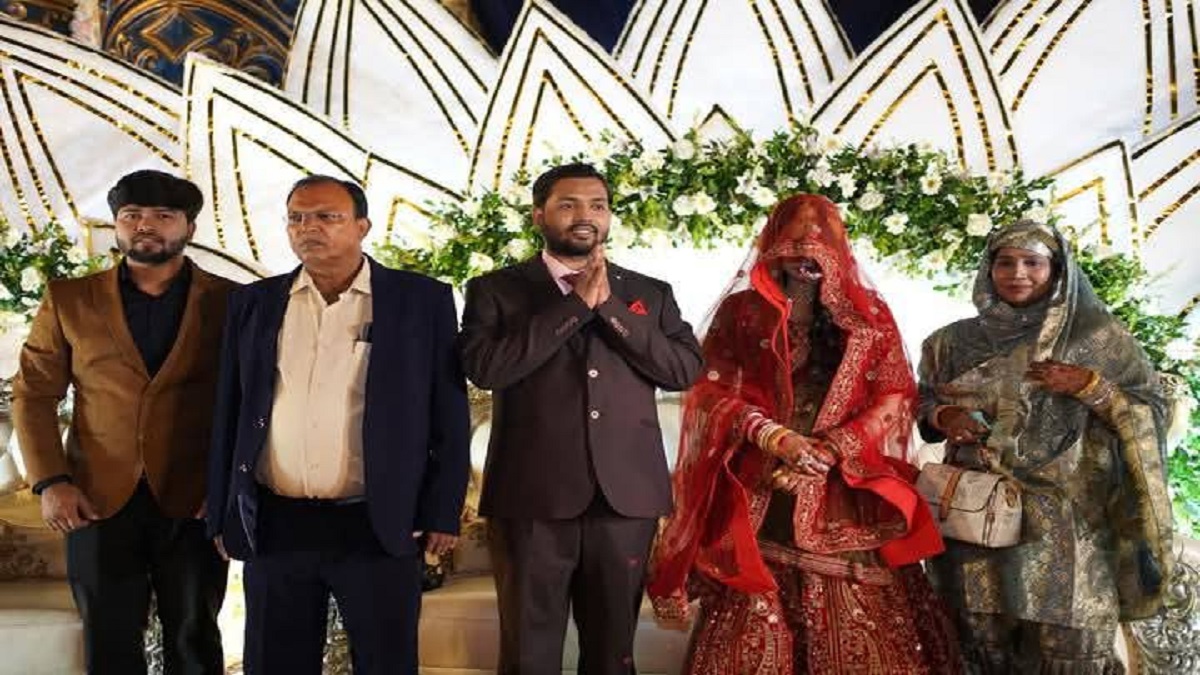 Khan Sir Marriage Reception Party: पटना में खान सर ने दी शानदार रिसेप्शन पार्टी, बधाई देने पहुंची कई मशहूर हस्तियां, पहली बार दुल्हन और परिवार आया सामने