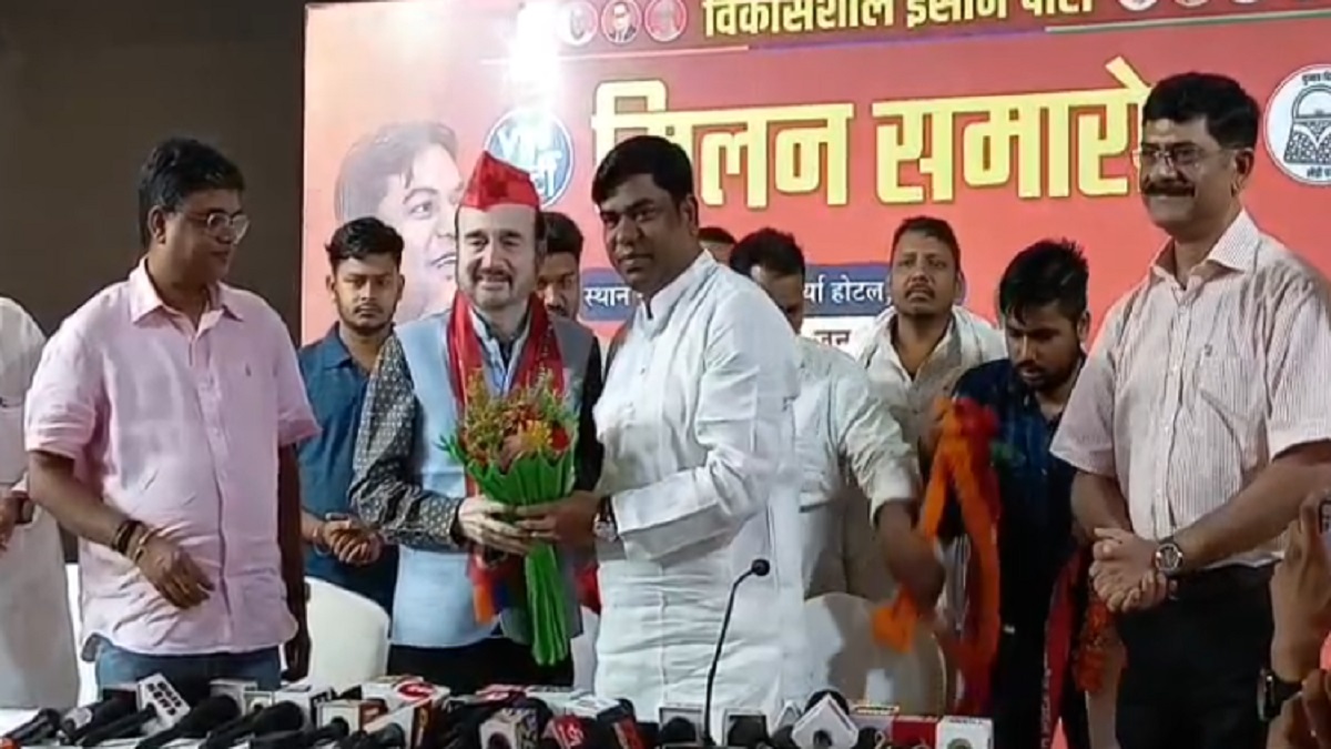 विधानसभा चुनाव से पहले जदयू को लगा बड़ा झटका, मुकेश सहनी की पार्टी VIP में शामिल हुए पूर्व प्रवक्ता सुनील सिंह