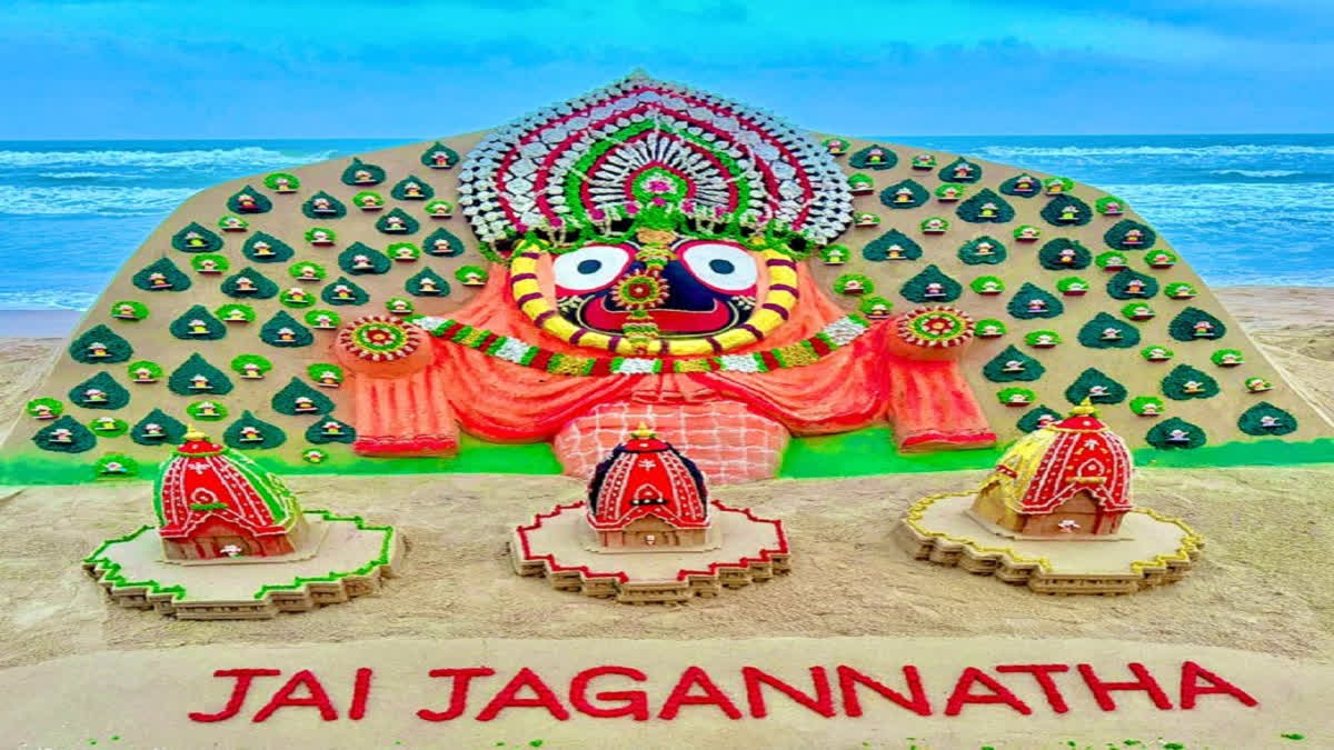 सुदर्शन पटनायक की रेत पर बनी 101 जगन्नाथ मूर्तियों की कलाकृति ने भक्तों को किया इंप्रेस