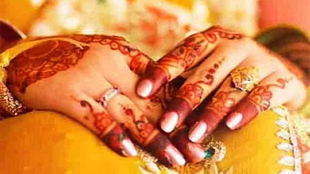 हैवानियत पर उतरा पति: पत्नी की प्राइवेट पार्ट में डाली मिर्च, निजी अंगों को गर्म आयरन से दागा, पीड़िता ने सुनाई रूह कंपा देने वाली आपबीती