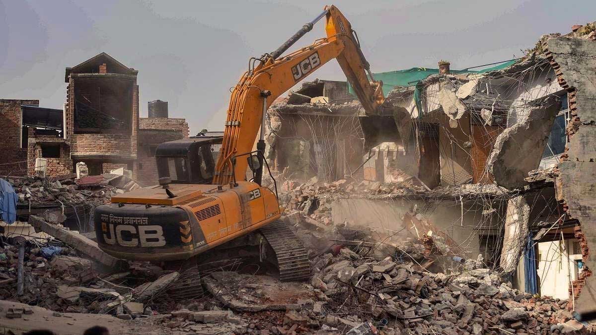 फरीदाबाद में 5000 घरों पर चलेगा बुलडोजर, प्रशासन ने मकान मालिकों को दिया 15 दिन का नोटिस