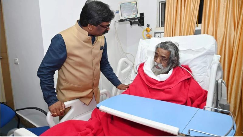 Shibu Soren Health: झारखंड के पूर्व सीएम शिबू सोरेन की तबियत खराब, गंगाराम अस्पताल में भर्ती, बेटे हेमंत सोरेन और राज्यपाल संतोष गंगवार ने जाना हाल