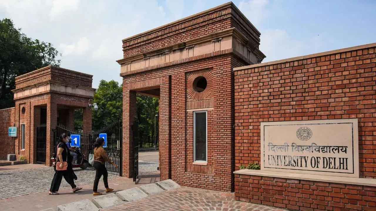 दिल्ली विश्वविद्यालय में इसी हफ्ते से शुरू होंगे एडमिशन, CUT-UG 2025 स्कोर के आधार पर होगी दाखिला प्रक्रिया