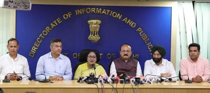 अब कांवड़ियों के लिए पैसा और मुफ्त बिजली; दिल्ली में कांवड़ यात्रा पर रेखा गुप्ता सरकार ने लिए 2 बड़े फैसले