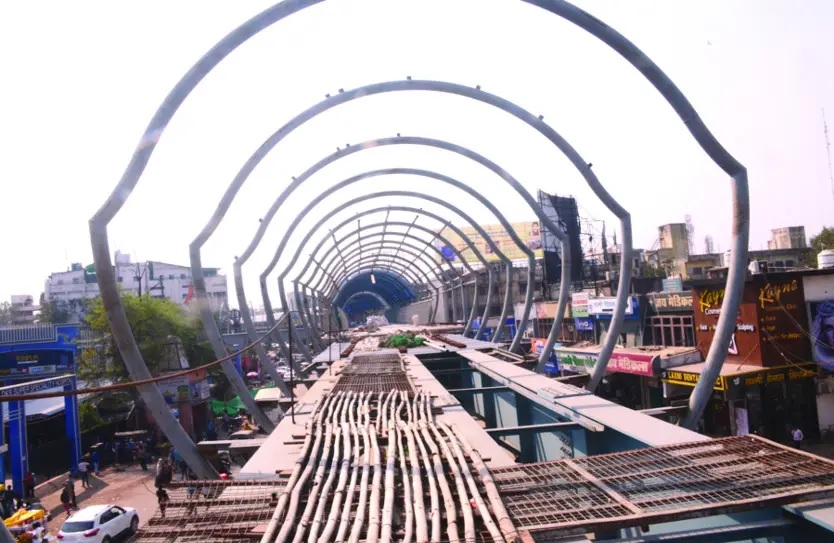 Raipur News: आठ साल से अधूरे स्काईवॉक का निर्माण कार्य फिर शुरू