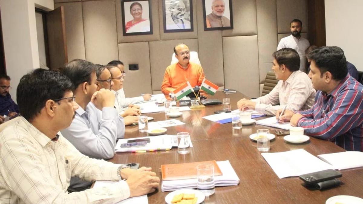 दिल्ली में बढ़ती बिजली की मांग को लेकर ऊर्जा मंत्री आशीष सूद ने की समीक्षा बैठक, बिजली वितरण कंपनियां बुनियादी ढांचा मजबूत करें