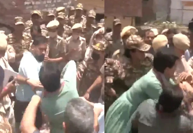 आतिशी को दिल्ली पुलिस ने हिरासत में लिया,’बुलडोजर एक्शन’ के खिलाफ प्रदर्शन करने पहुंचीं थी, अरविंद केजरीवाल ने भाजपा और CM रेखा पर कसा तंज