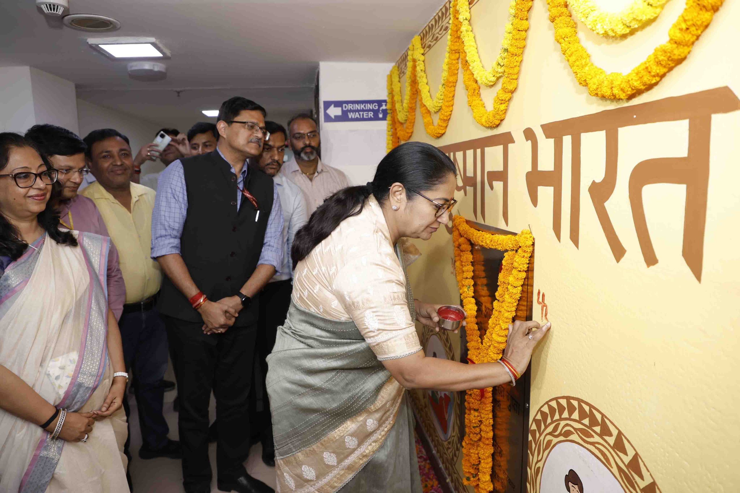 दिल्ली को स्वास्थ्य की नई सौगात; 33 आयुष्मान आरोग्य मंदिर और 17 जन औषधि केंद्रों का सीएम रेखा गुप्ता ने किया उद्घाटन