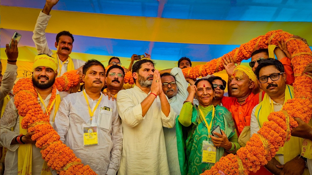 Prashant Kishor : प्रशांत किशोर का राहुल गांधी को चैलेंज, “अगर हिम्मत है तो लालू के पैर पर बाबा अंबेडकर के चित्र पर बयान दें”