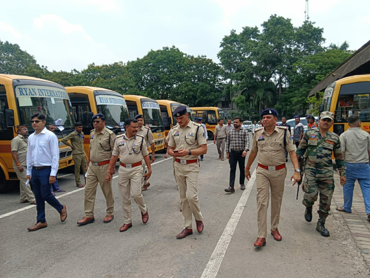 CG News: स्कूलों ने 300 बसों की नहीं कराई जांच, अब होगी कार्रवाई