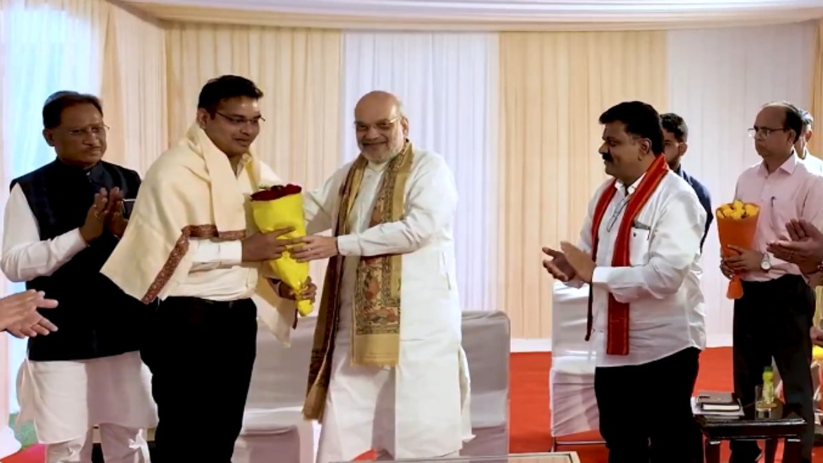 केंद्रीय गृहमंत्री अमित शाह ने Anti-Naxal Operations की सफलता पर अफसरों किया सम्मानित, कहा- छत्तीसगढ़ आकर बहादुर जवानों से करेंगे मुलाकात…