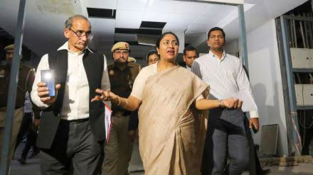 CM रेखा गुप्ता ने मेडिकल कॉलेज की बदतर हालत देख AAP पर साधा निशाना, कहा-“मैं पिछली सरकार के शर्मनाक काम से हैरान हूँ…