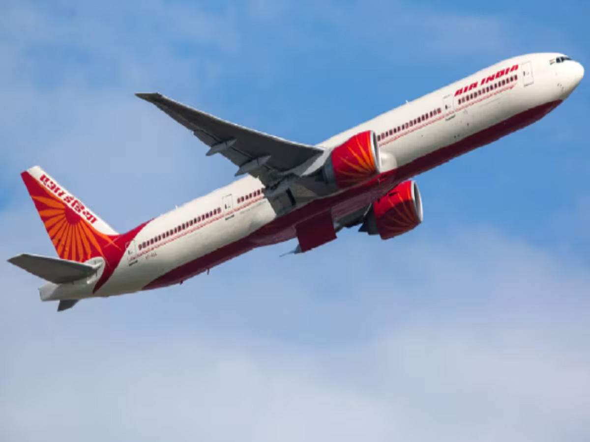 ईरान-इजरायल युद्ध का असर: ईरानी एयरस्पेस बंद होने से एयर इंडिया की 15 से अधिक अंतरराष्ट्रीय उड़ानें डायवर्ट, देखें सूची