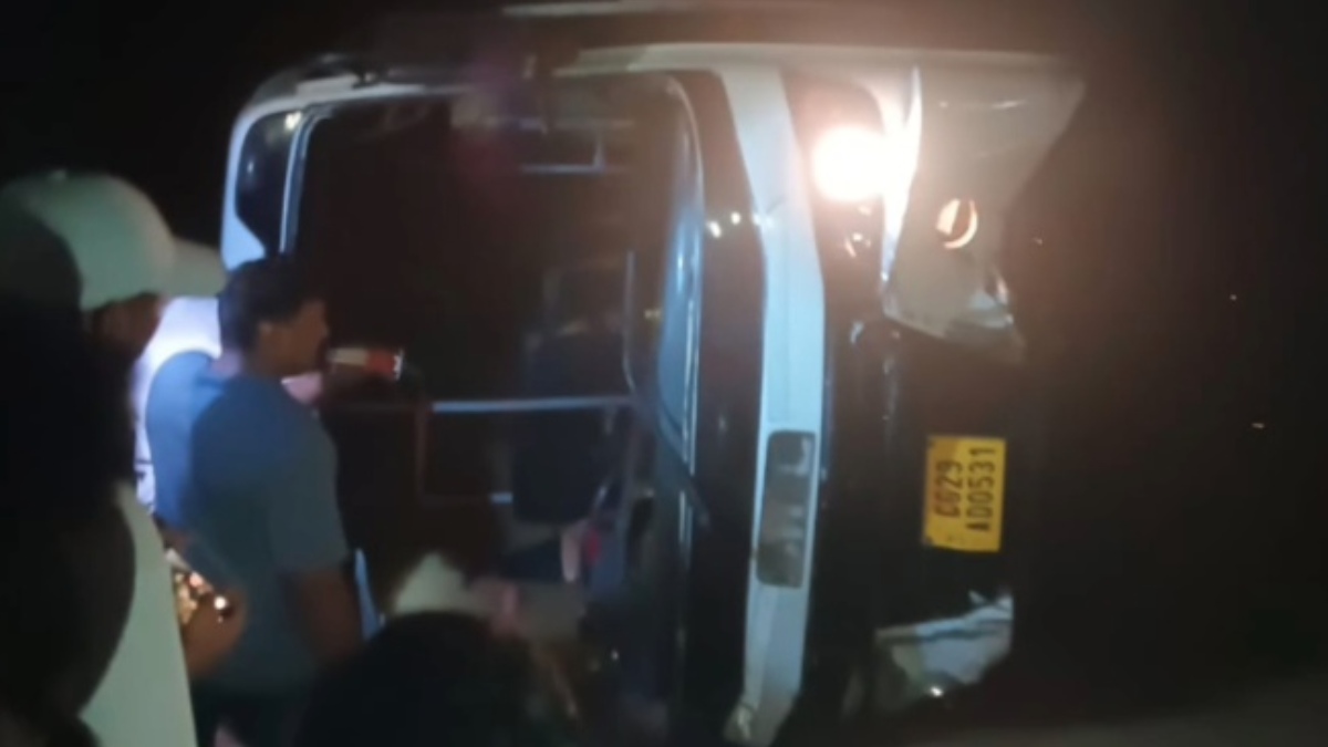 CG Accident News : SECL कर्मियों से भरी बस पुलिया से गिरी, ड्राइवर की मौत, कई कर्मचारी घायल