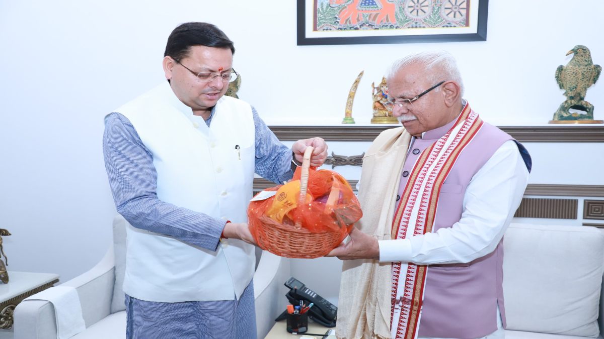 CM धामी ने केंद्रीय मंत्री मनोहर लाल खट्टर से की मुलाकात, जल-विद्युत परियोजनाओं के विकास के लिए विशेष सहायता का किया अनुरोध
