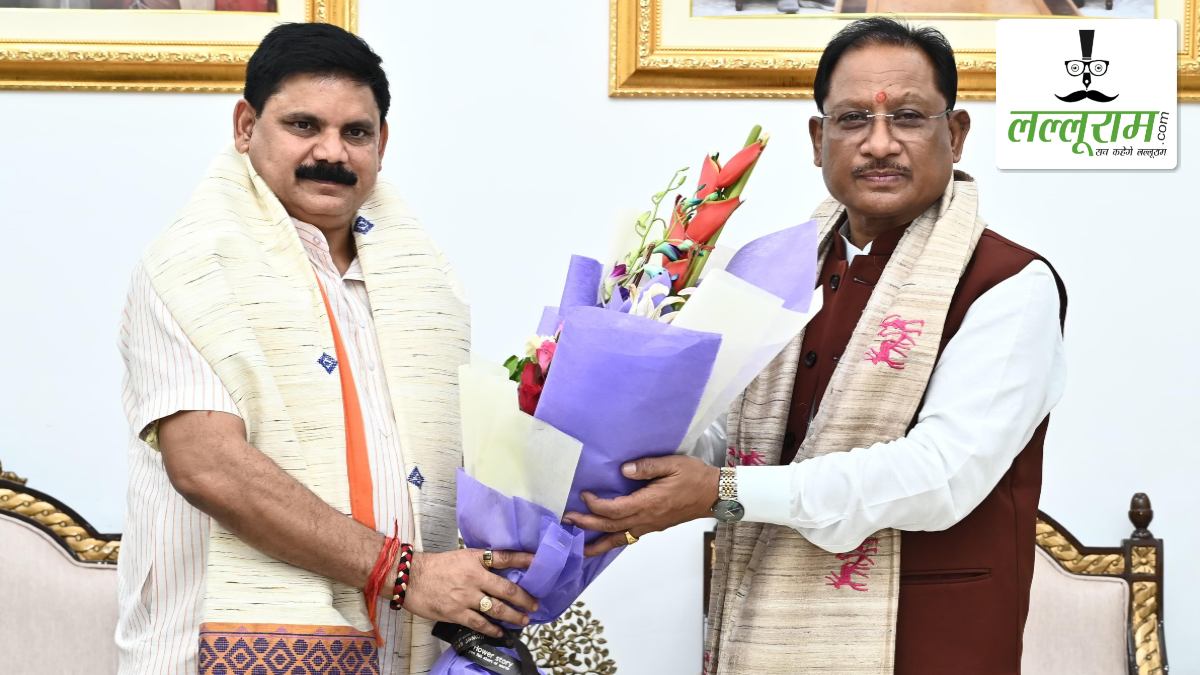 CM साय से केंद्रीय राज्य मंत्री सतीश चंद्र दुबे की मुलाकात: कोयला क्षेत्र के विकास और CSR फंड से जनकल्याणकारी कार्यों को बढ़ावा देने पर हुई चर्चा
