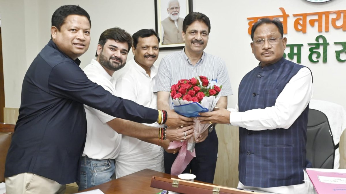 CM साय से छत्तीसगढ़ ओलंपिक संघ के पदाधिकारियों ने की मुलाकात, ओलंपिक दिवस कार्यक्रम में शामिल होने के लिए किया आमंत्रित 