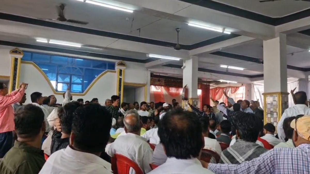 कांग्रेस में नहीं थम रही गुटबाजी: भोपाल में संगठन सृजन बैठक में दो गुट आपस में भिड़े, नेताओं के समर्थकों में हुई झड़प