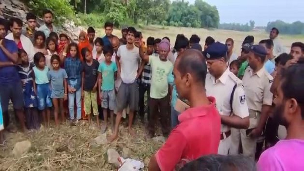 Motihari Crime News : युवक की गला दबाकर हत्या, शव पुल के नीचे फेंका गया , इलाके में सनसनी