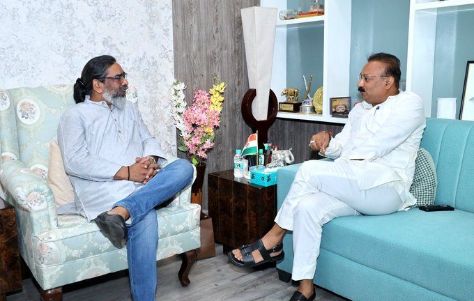 महागठबंधन से JMM की नाराजगी के बीच CM हेमंत सोरेन से मिले अशोक चौधरी, इस ‘शिष्टाचार मुलाकात’ को लेकर सियासी हलचल तेज