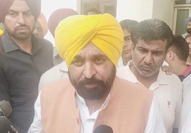 पीड़ित परिवार से मिलने पहुंचे मुख्यमंत्री भगवंत सिंह मान, हादसे के हुई थी मासूम की मौत