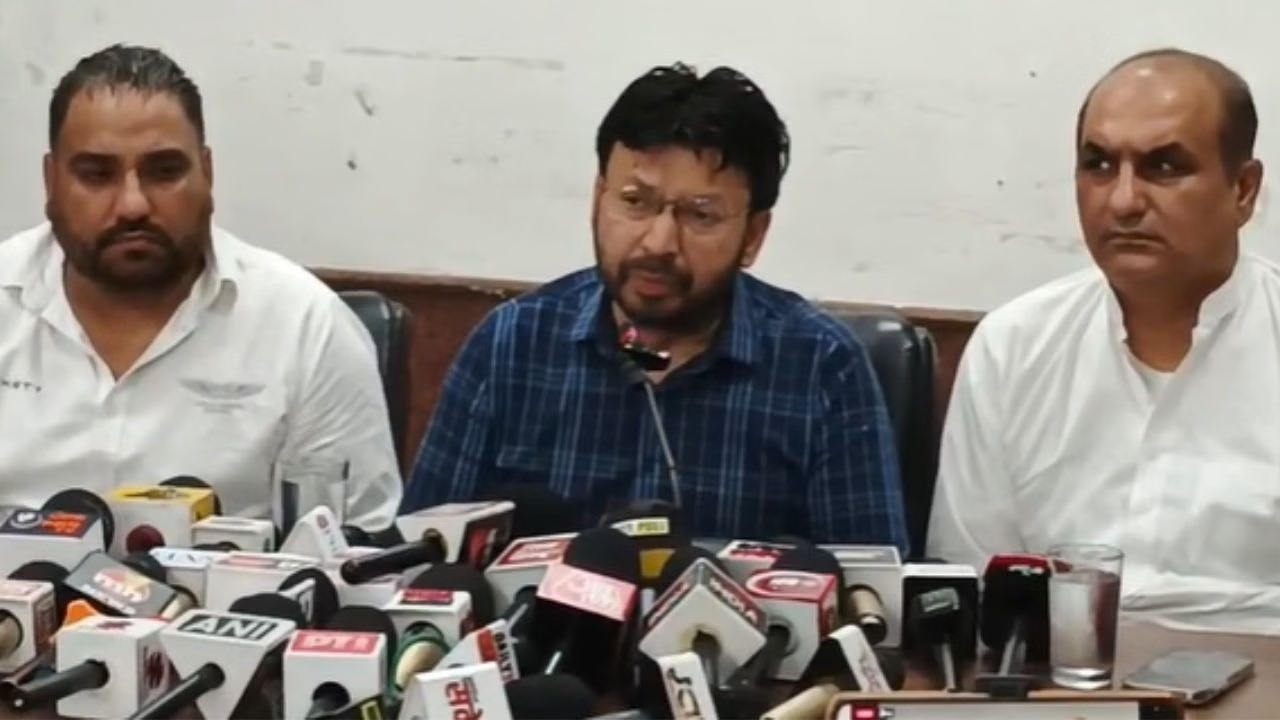 कैबिनेट मंत्री रवजोत सिंह की आपत्तिजनक तस्वीरें वायरल, अब मंत्री ने कही ये बात…