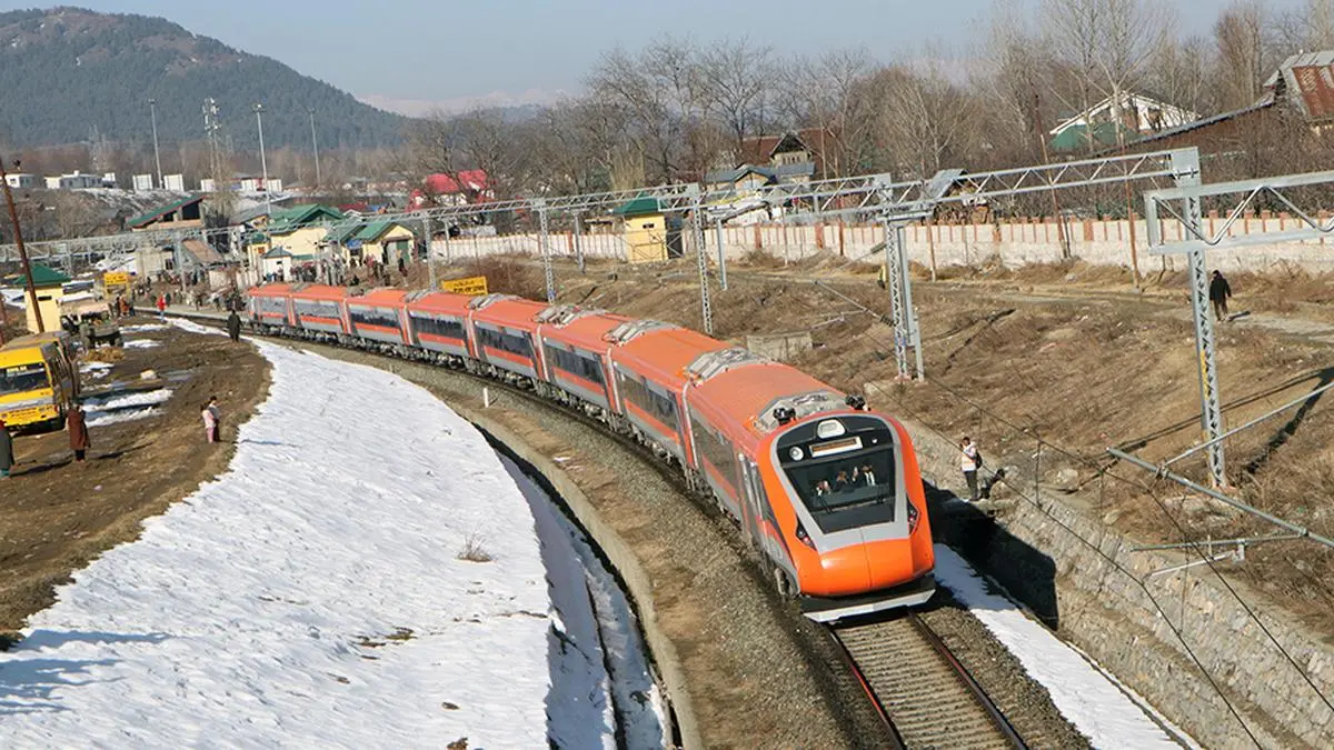 Vande Bharat Train : पटना से भोपाल के बीच दौड़ेगी वंदे भारत एक्सप्रेस, अब 1000 KM का सफर सिर्फ 11 घंटे में