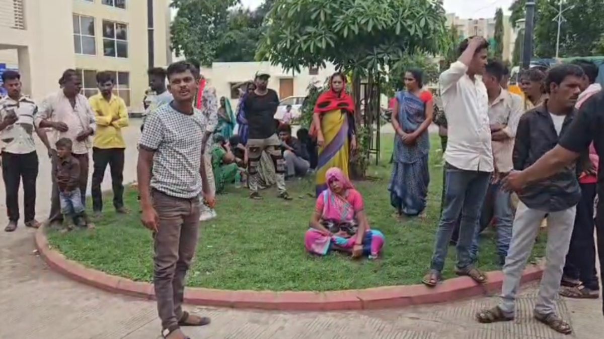 अस्पताल में प्रसव के दौरान मां-बच्चे की मौत: परिजनों ने डॉक्टरों पर लगाए लापरवाही के आरोप, जमकर किया हंगामा