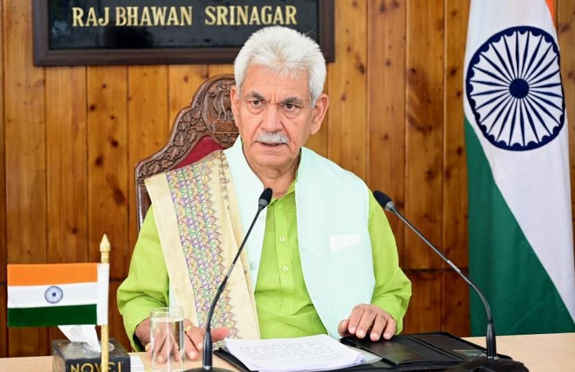 J&K के उपराज्यपाल ने 3 कर्मचारियों को बर्खास्त किया, आतंकी संगठनों से संबंध रखने का आरोप