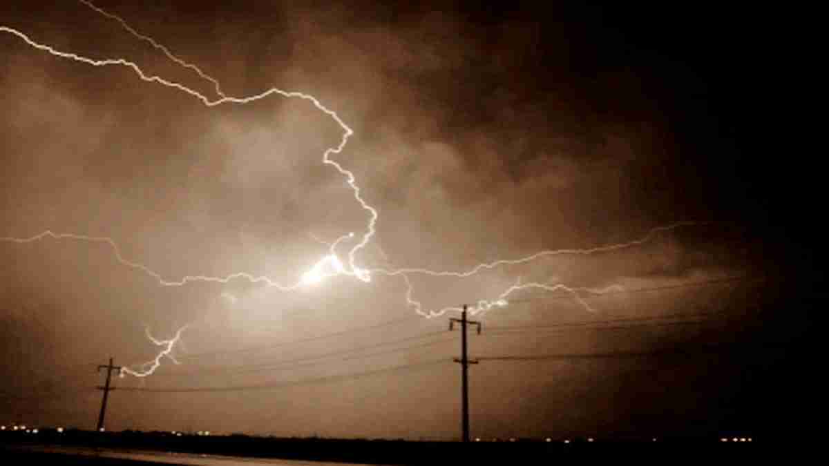 Weather Update: एमपी में बारिश से बाढ़ के हालात, डिंडोरी में 100 गांवों का संपर्क टूटा, मौसम विभाग ने जारी की चेतावनी