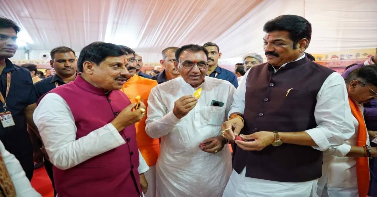 CM डॉ मोहन ने चखा आम-लीची का स्वाद: पचमढ़ी में कैबिनेट बैठक से पहले विशेष फलों की प्रदर्शनी, मुख्यमंत्री ने की तारीफ